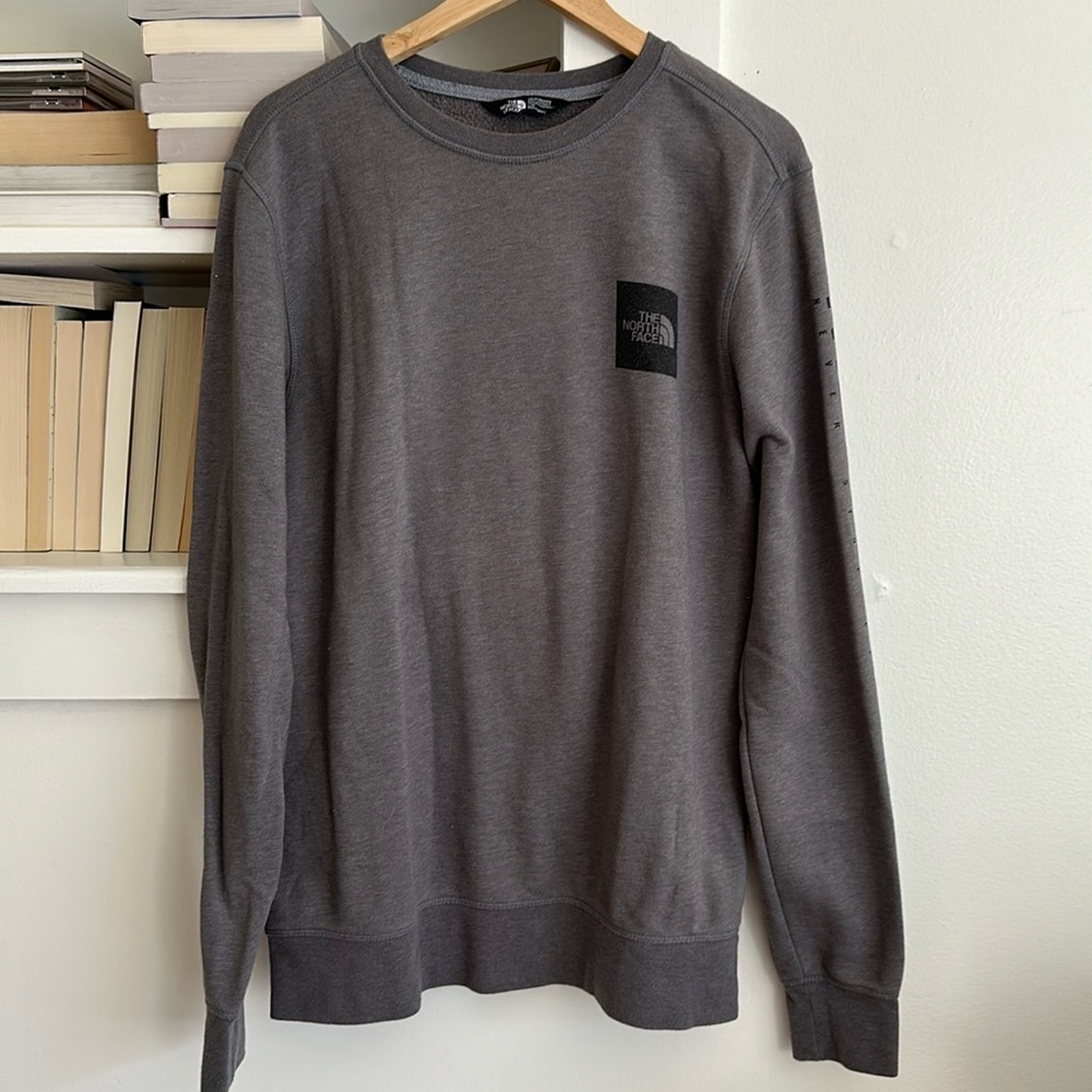 The North Face Men’s sz LG long sleeve crew neck sweatshirt with logo